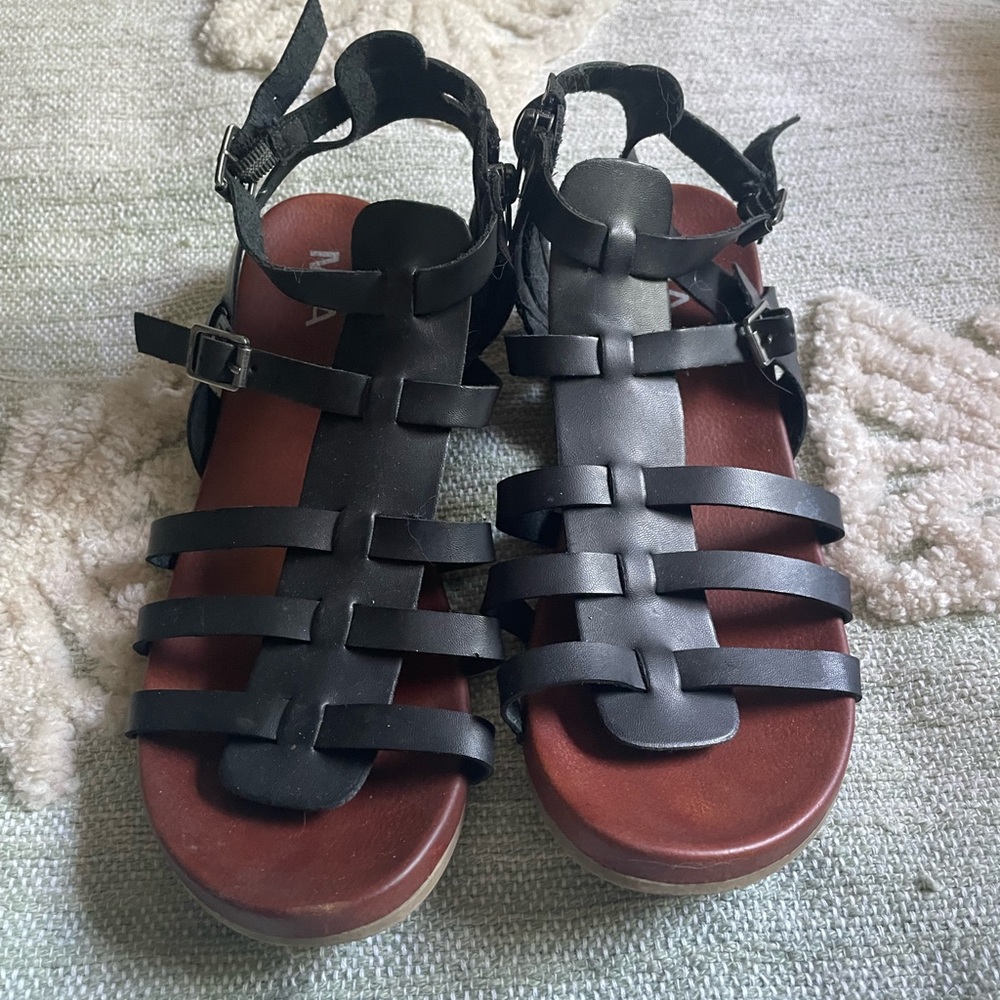 Stylish Black Strappy Sandals